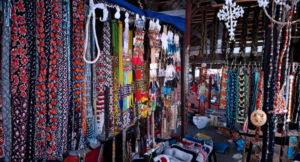 Day 2: Half-Day Shopping Tour
