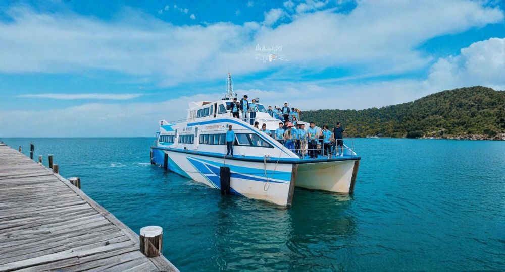 Day 3: Transfer to Koh Rong Island