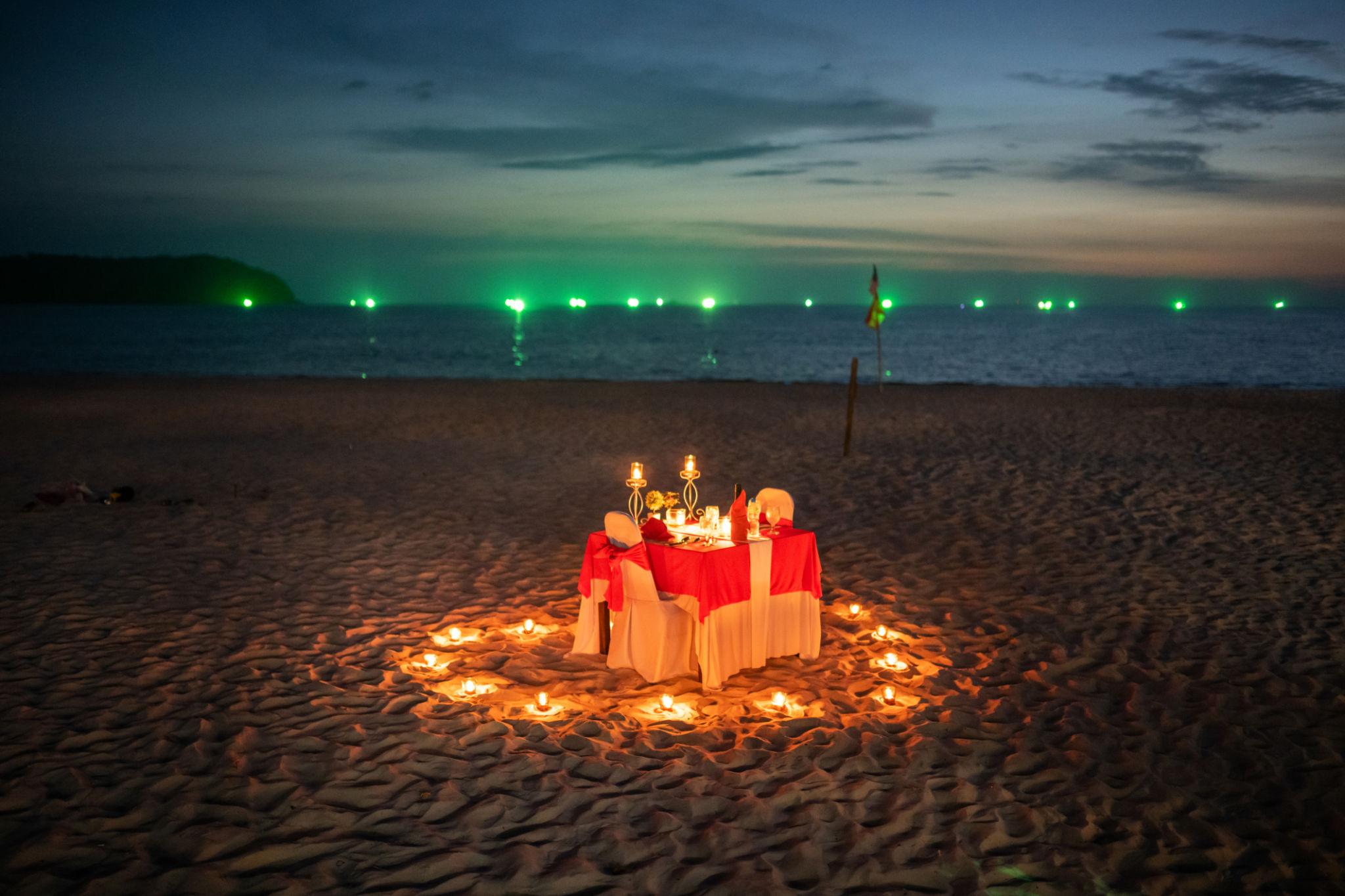 Day 5 – Island Hopping & Romantic Dinner
