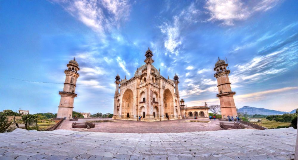Day 4 – Agra to Jaipur via Fatehpur Sikri