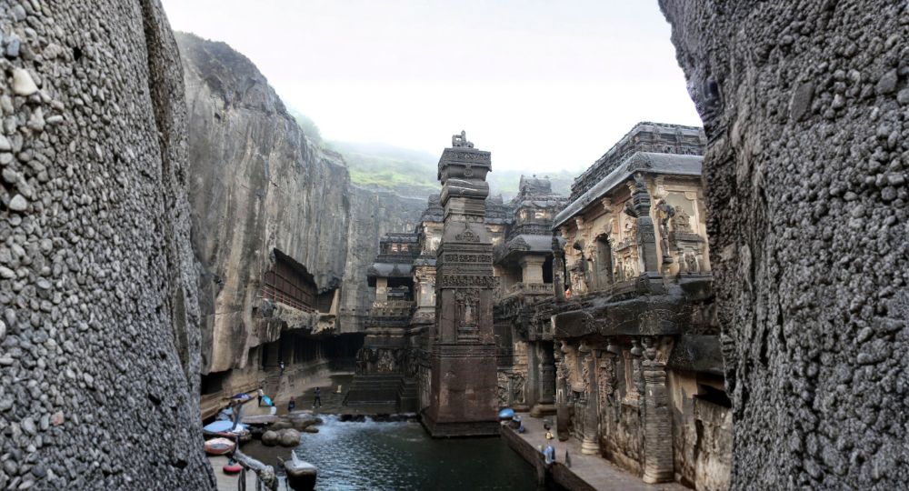 Day 2 – Kainchi Dham Sightseeing & Lake Tour
