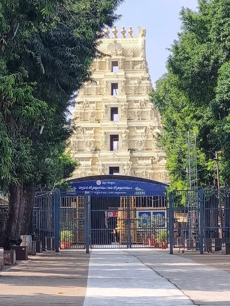 Day 3: Hyderabad to Srisailam – Mallikarjuna Swamy Temple