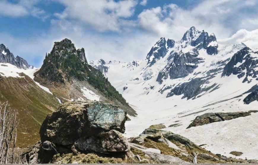 Kashmir Highlights Pro – 3 Nights / 4 Days Premium Tour Package