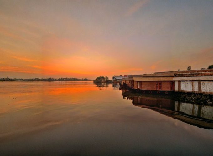Explore God’s Own Country – Kerala Tour Package