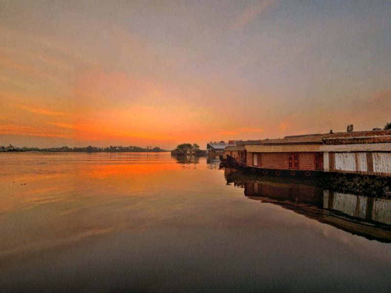 Explore God’s Own Country – Kerala Tour Package