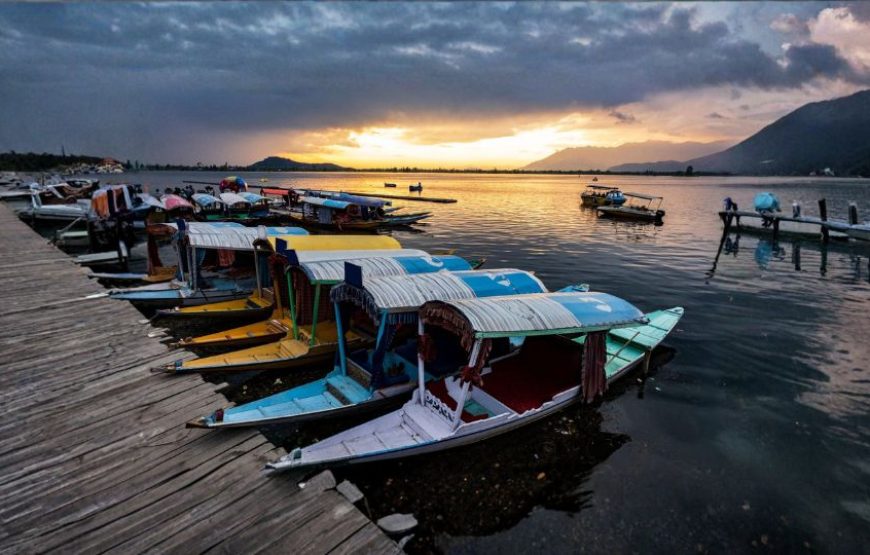 Serene Kashmir Holidays – 4 Nights / 5 Days Tour Package