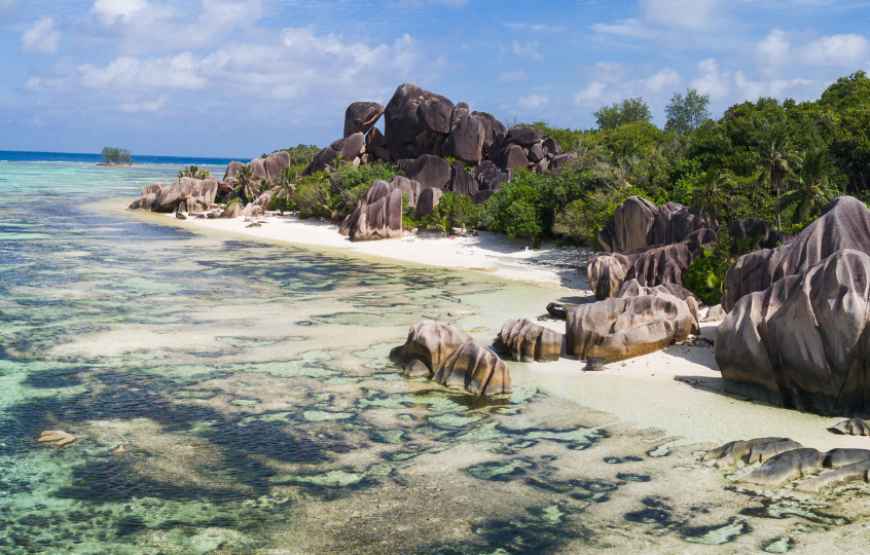 Beautiful Praslin-Seychelles